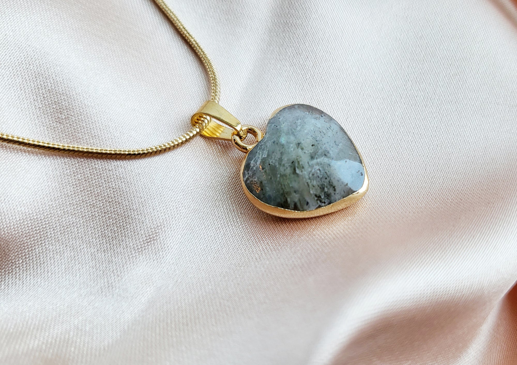 LABRADORITE | 14k Gold Raw Gemstone Necklace | Crystal Healing Jewelry