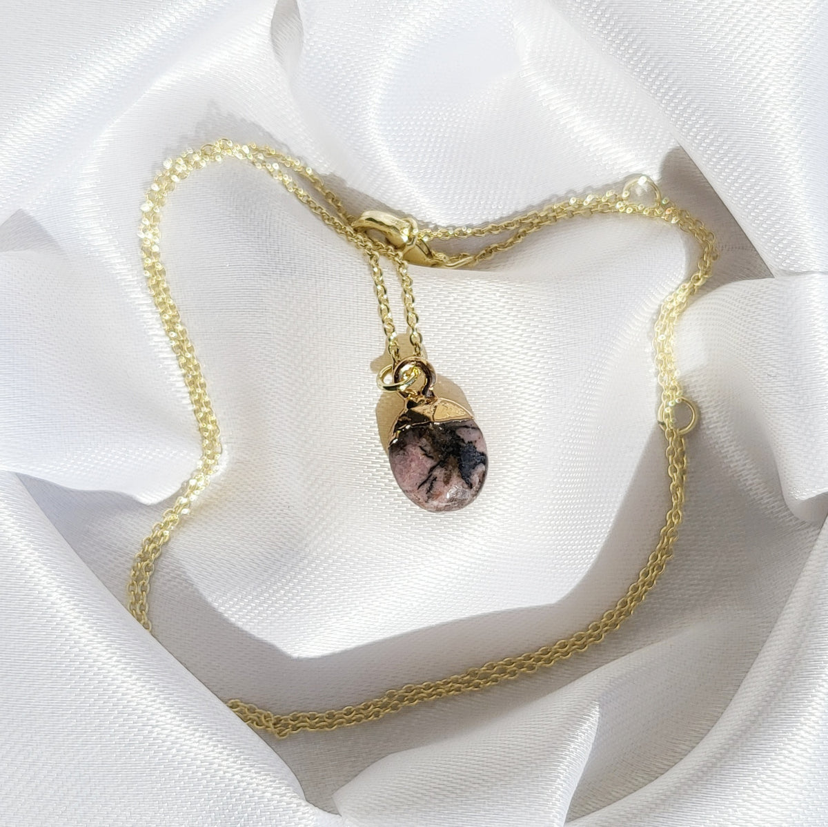RHODONITE | 14K Gold Adjustable Crystal Pendant Necklace