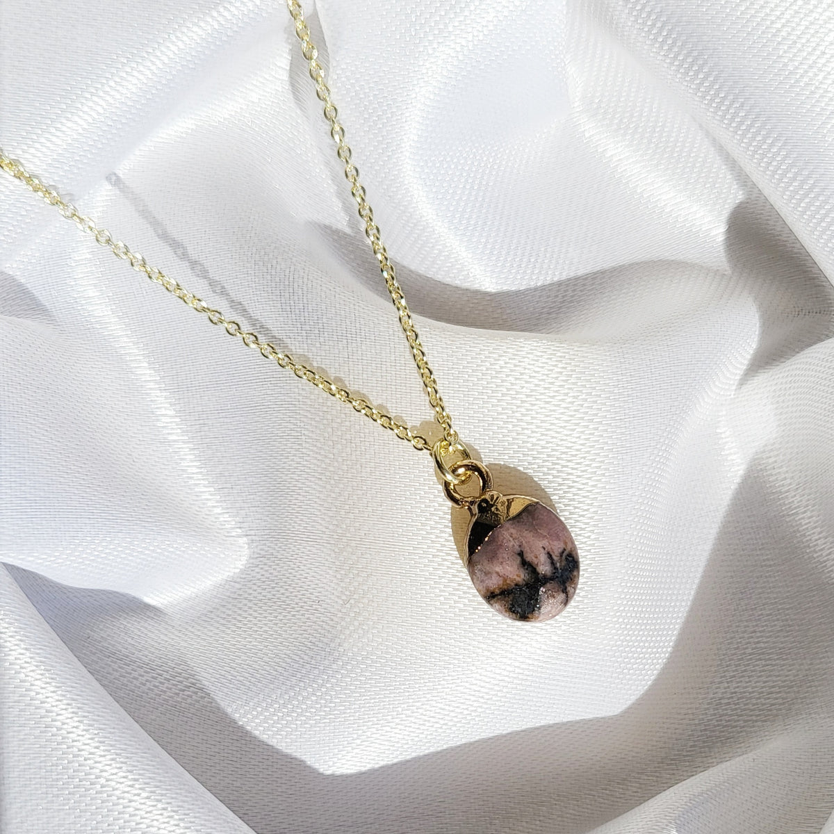 RHODONITE | 14K Gold Adjustable Crystal Pendant Necklace