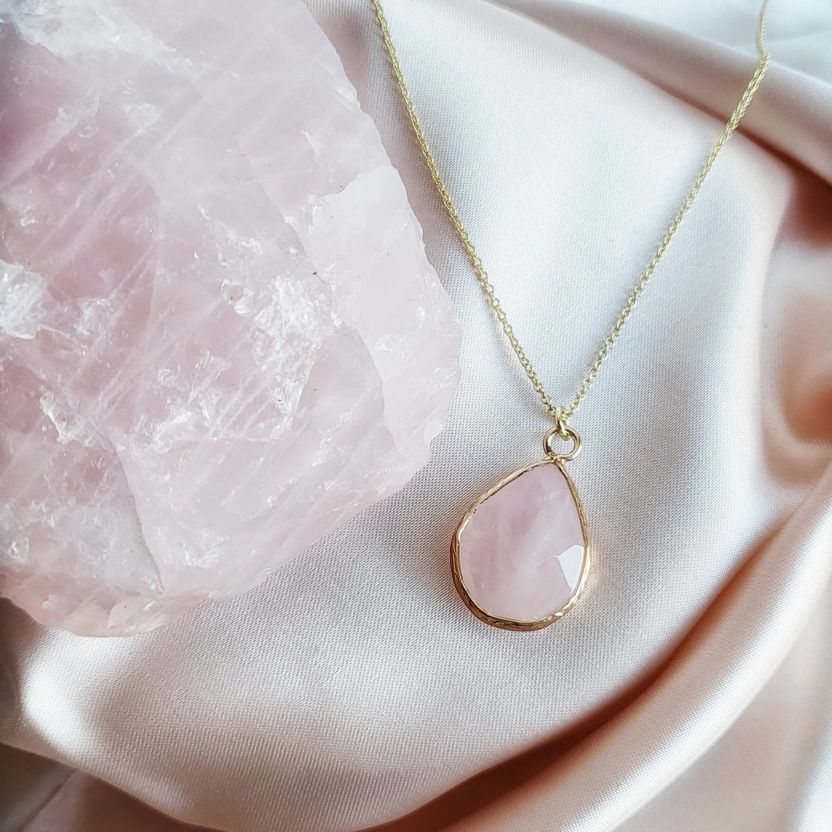 ROSE QUARTZ | 14K Gold Adjustable Cable Chain Pendant Necklace