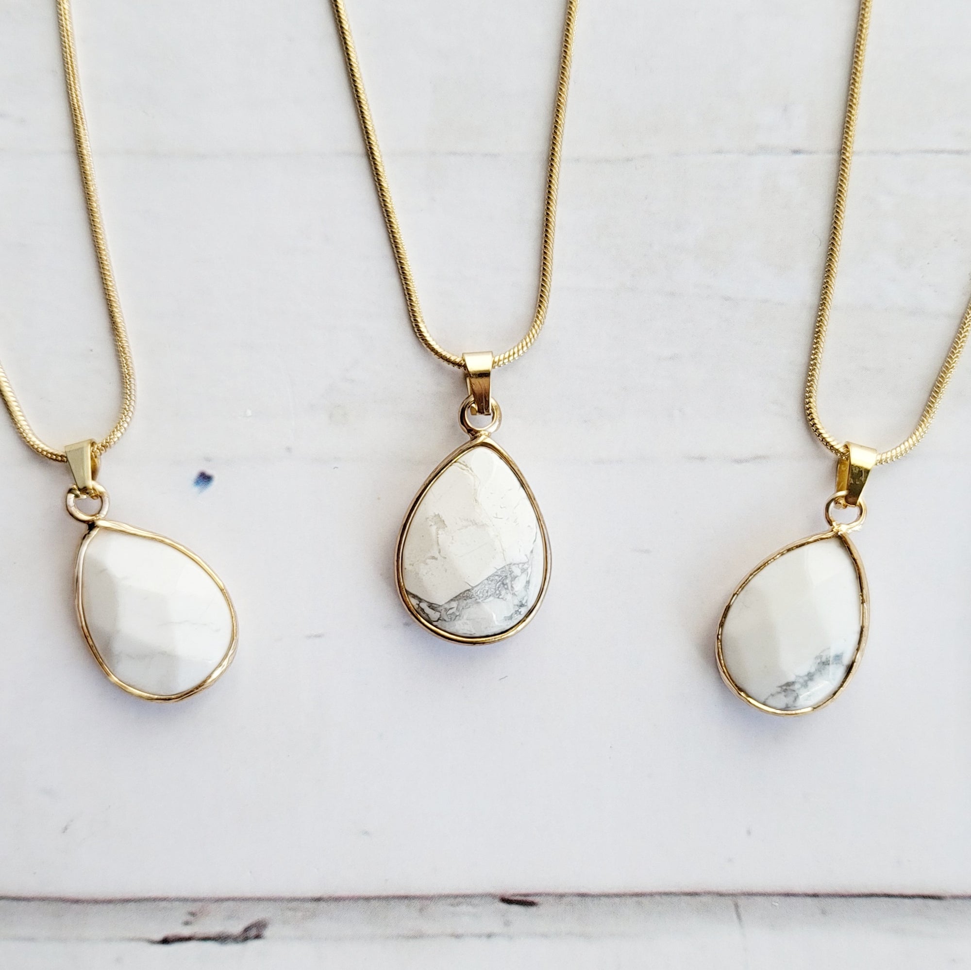 HOWLITE | 14k Gold Gemstone Necklace