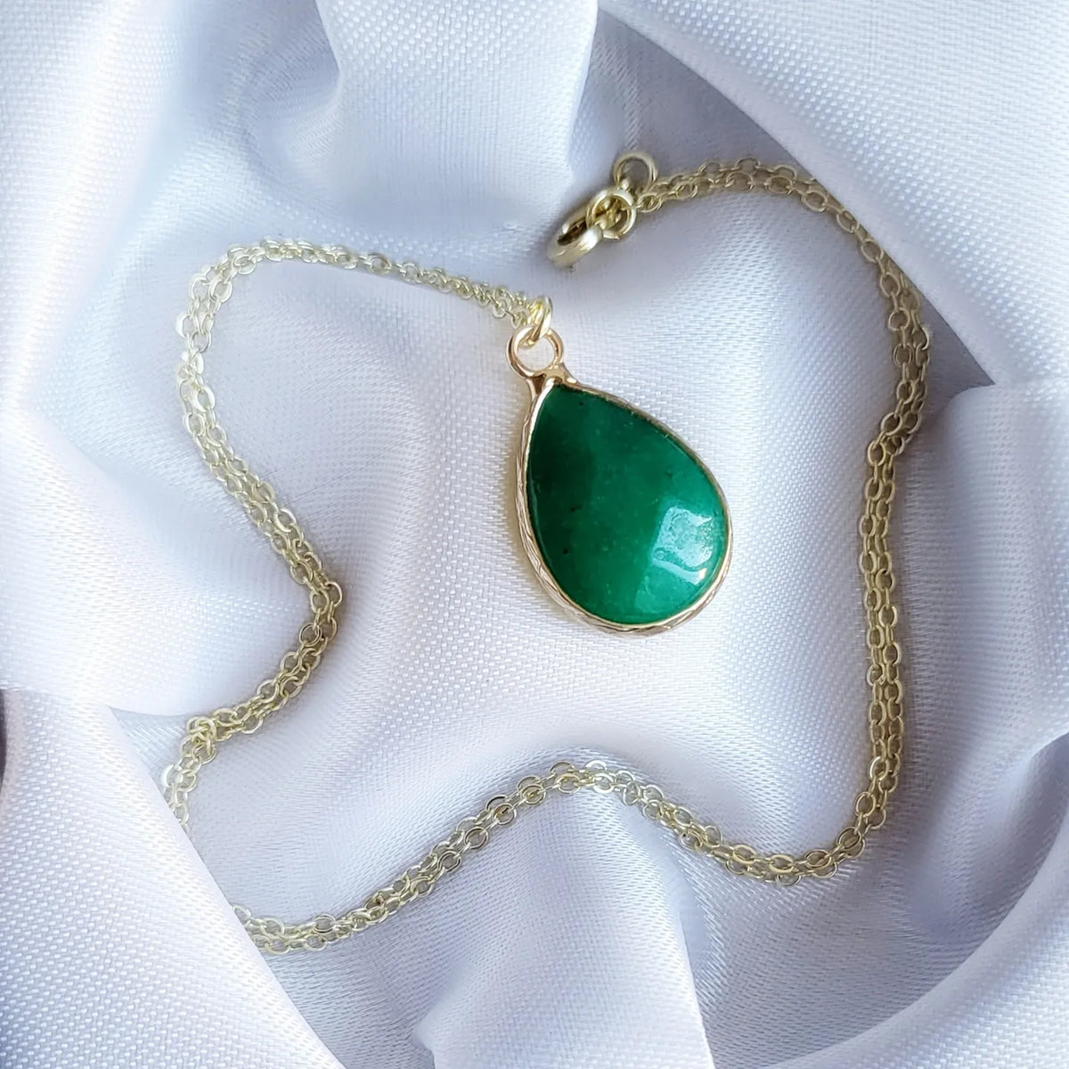 JADE | 14k Gold Cable Chain Pendant Necklace