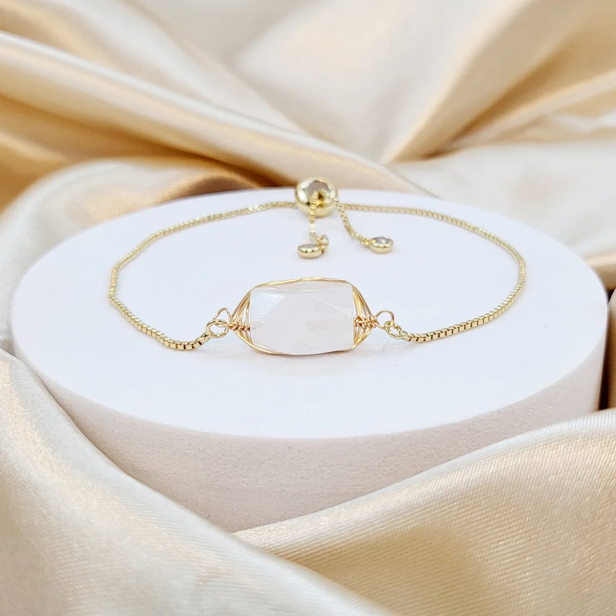 CLEAR QUARTZ | 14K Gold Dainty Crystal Bracelet