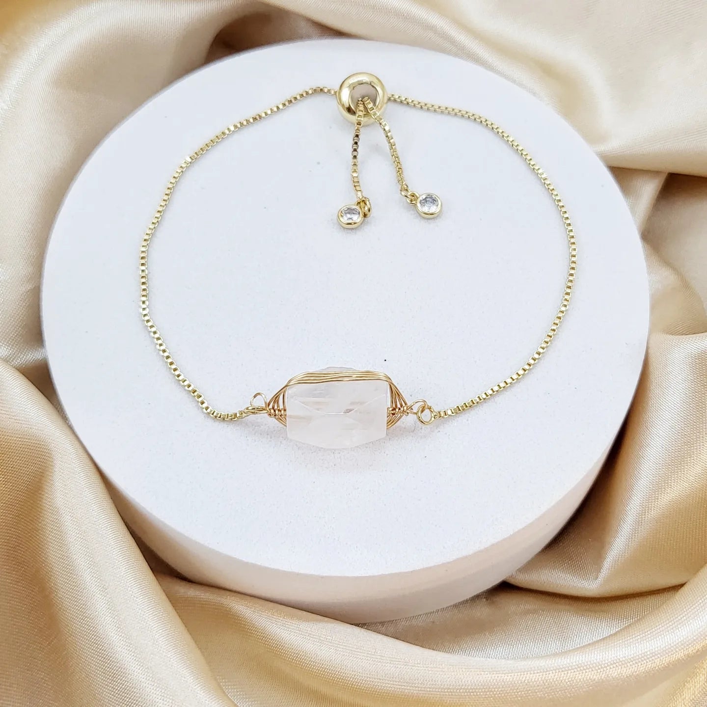 CLEAR QUARTZ | 14K Gold Dainty Crystal Bracelet