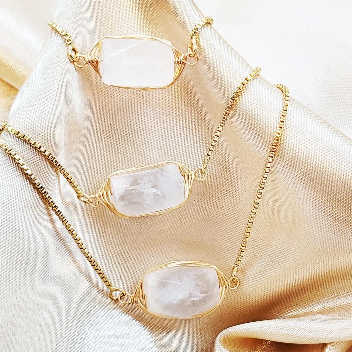 CLEAR QUARTZ | 14K Gold Dainty Crystal Bracelet