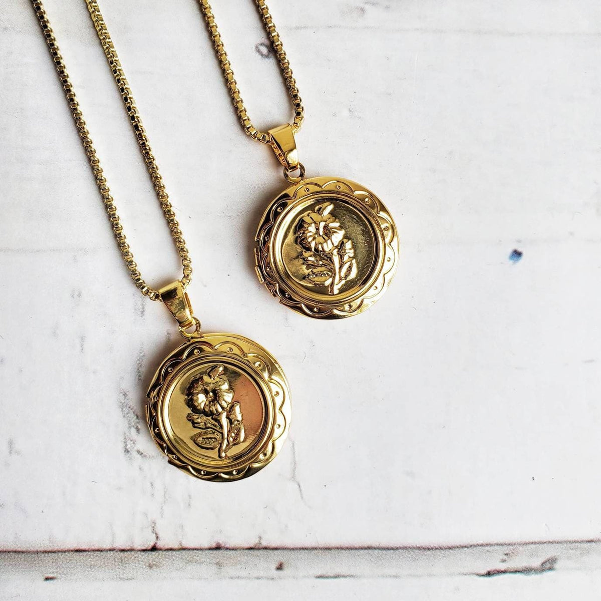 NOSTALGIA | 14K Gold Locket Coin Floral Necklace | Minimalist Photo Locket | Best Friend Necklace | Sympathy Gift | Valentine&#39;s Day Gift