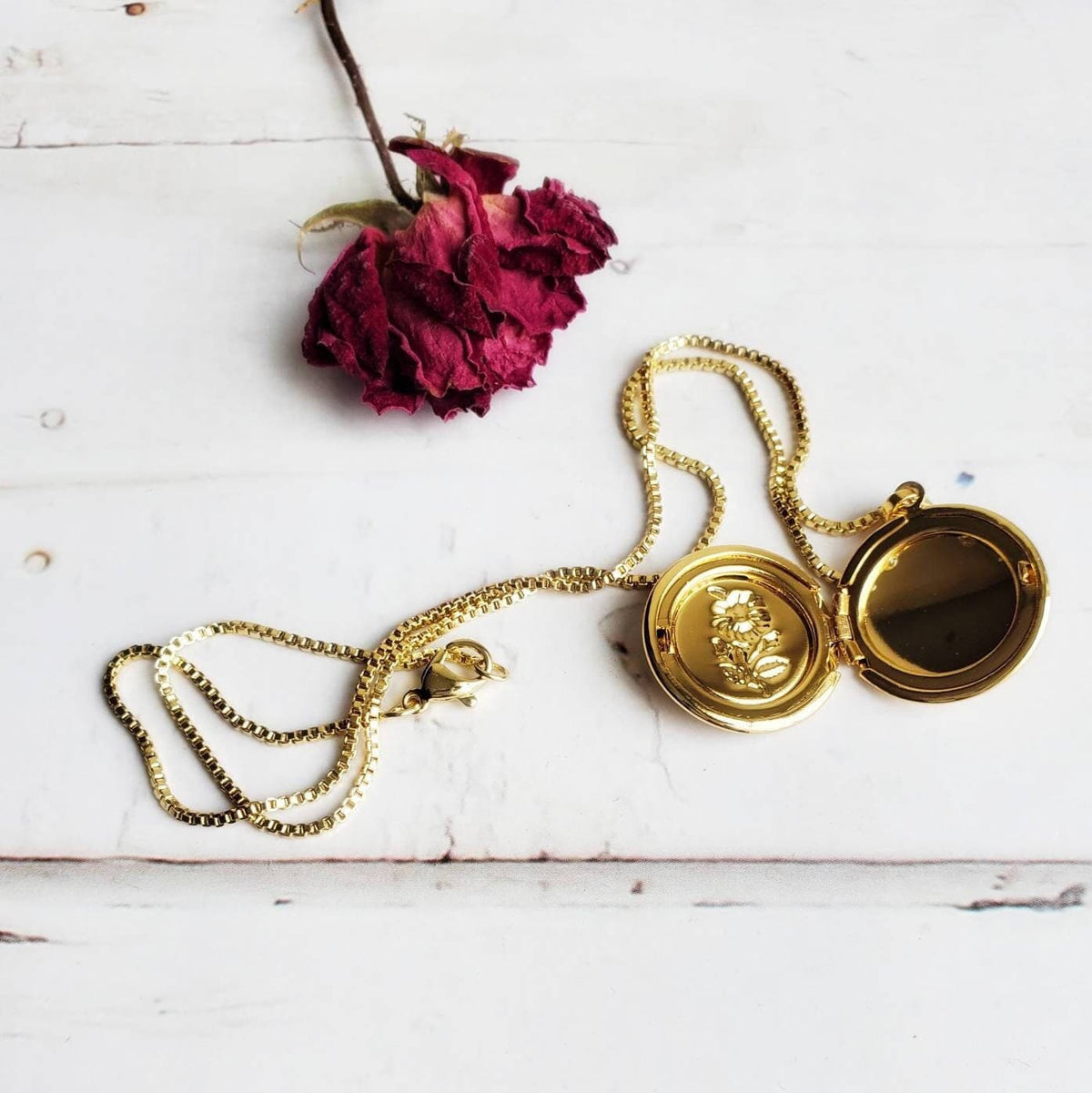 NOSTALGIA | 14K Gold Locket Coin Floral Necklace | Minimalist Photo Locket | Best Friend Necklace | Sympathy Gift | Valentine&#39;s Day Gift