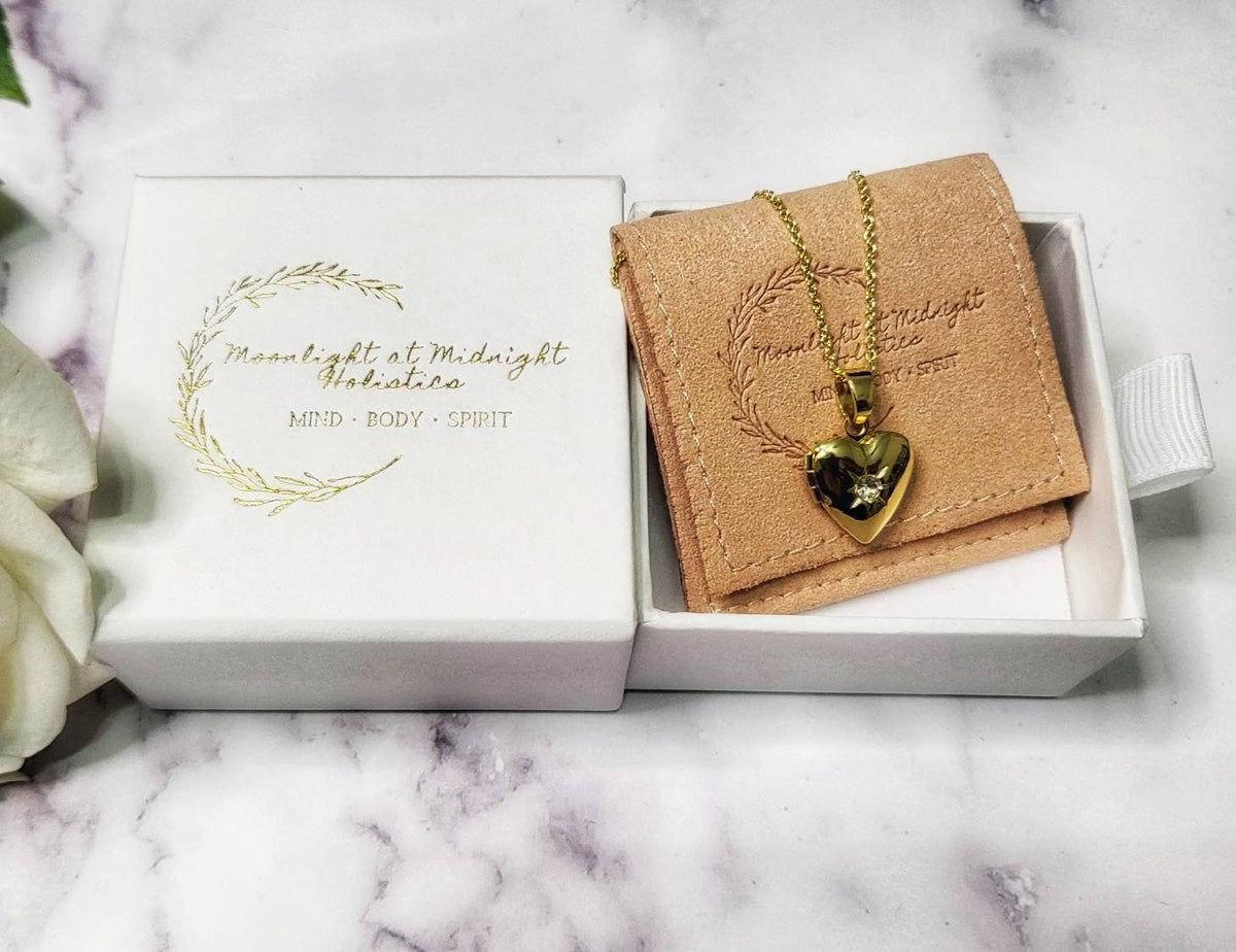 HEART | Adjustable 14K Gold Locket Necklace | Delicate Photo Locket | Valentine&#39;s Day Gift for Her | Best Friend Necklace | Sympathy Gift