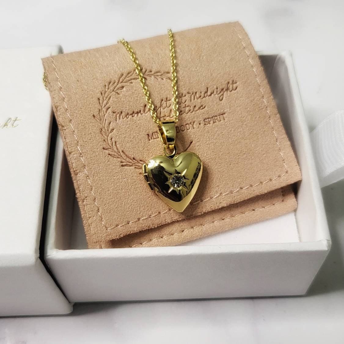 HEART | Adjustable 14K Gold Locket Necklace | Delicate Photo Locket | Valentine&#39;s Day Gift for Her | Best Friend Necklace | Sympathy Gift