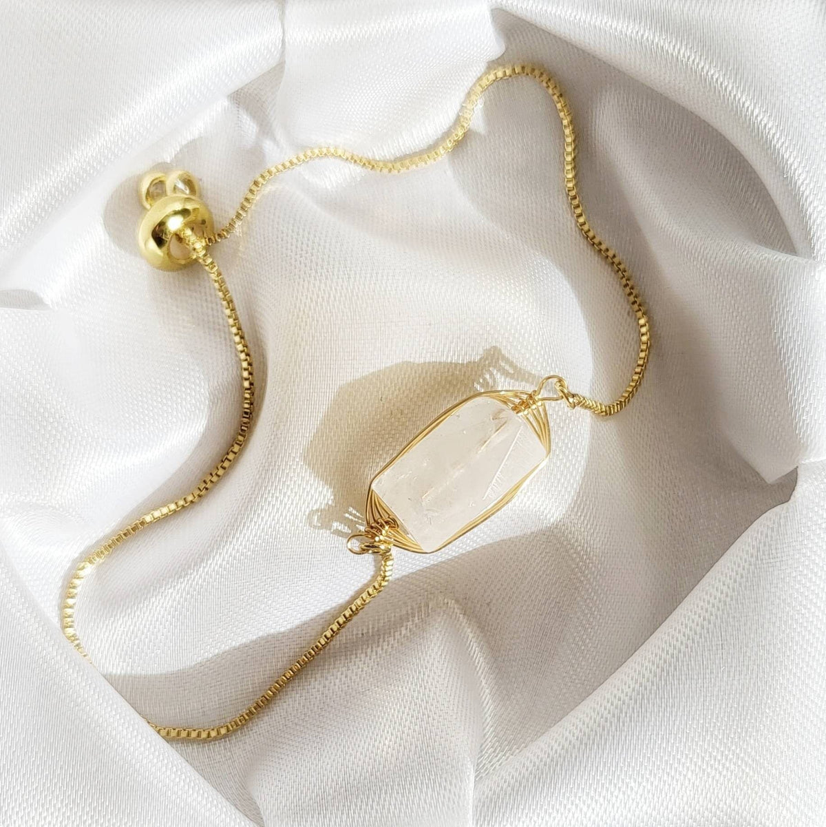 CLEAR QUARTZ | 14K Gold Dainty Crystal Bracelet | Minimalist Gemstone Jewelry | Copper Wire Wrapped Chakra Bracelet | Manifestation Jewelry