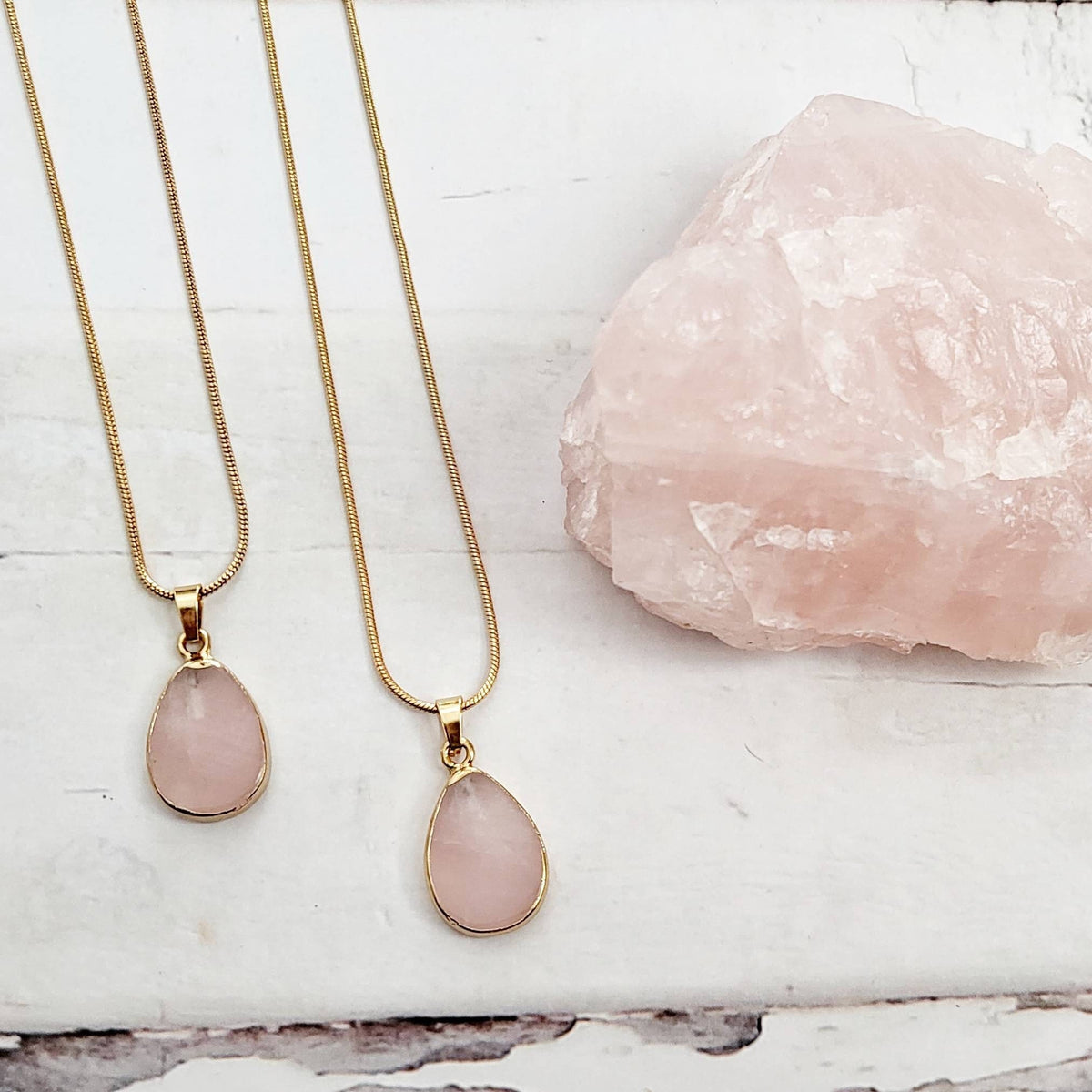 ROSE QUARTZ | Minimalist Crystal Necklace | Gold Raw Rose Quartz Pendant Necklace | Heart Chakra Gemstone | Aphrodite Love Spell Jewelry