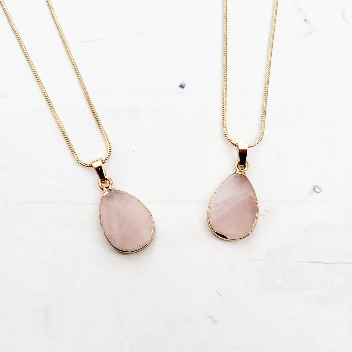 ROSE QUARTZ | Minimalist Crystal Necklace | Gold Raw Rose Quartz Pendant Necklace | Heart Chakra Gemstone | Aphrodite Love Spell Jewelry
