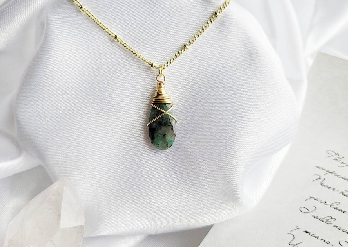 EMERALD | 14K Gold Raw Green Emerald Drop Pendant Necklace | Heart Chakra Crystal Healing | Minimalist Christmas Jewelry | Gift for Her