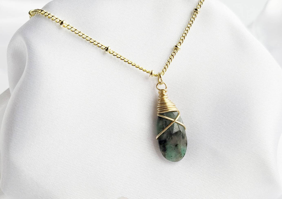 EMERALD | 14K Gold Raw Green Emerald Drop Pendant Necklace | Heart Chakra Crystal Healing | Minimalist Christmas Jewelry | Gift for Her