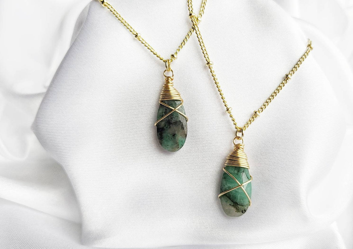 EMERALD | 14K Gold Raw Green Emerald Drop Pendant Necklace | Heart Chakra Crystal Healing | Minimalist Christmas Jewelry | Gift for Her