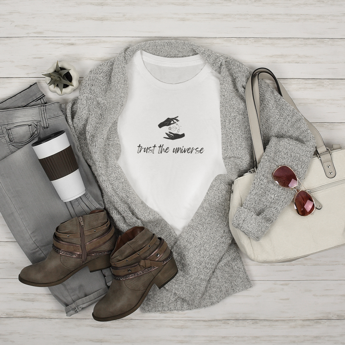 TRUST THE UNIVERSE | Women&#39;s Graphic Tee